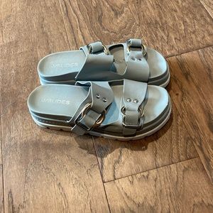 Used j slides. Size 7.5